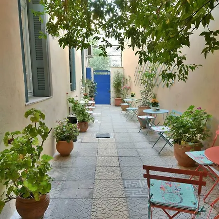 Alegria House Проживание в семье Афины